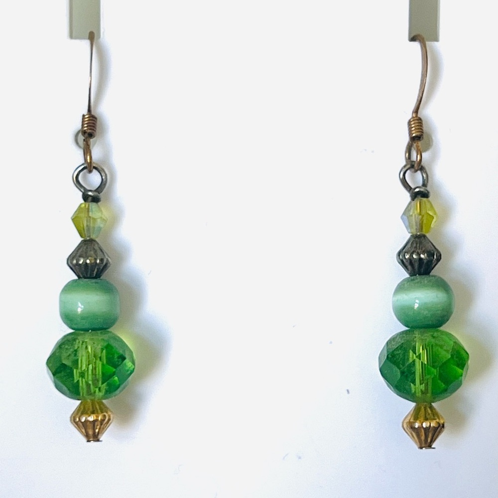 Vintage green & gold tone dangle earrings